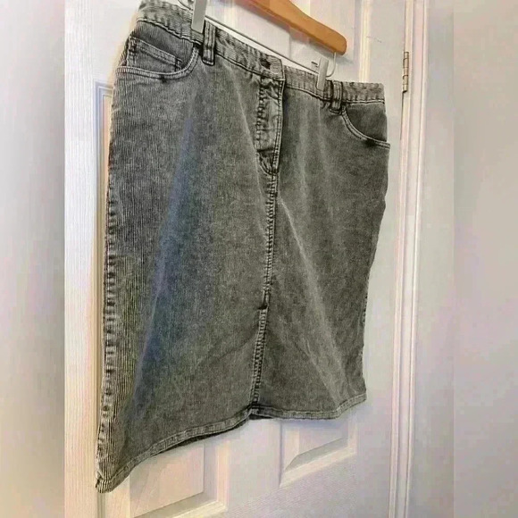 RW&Co corduroy stretch slit front  skirt size 12 - Picture 4 of 7